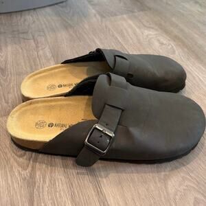 Natural Walk by Livergy men’s size 10 black leather slip on clogs